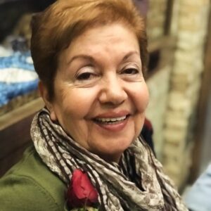 Özlem Çakar Instagram - Canim teyzosum,tombik yanaklim..son bir kez goremedim,cok uzgunum😔 simdi, senden once gidenlerle bulusma zamani. Mekanin cennettir eminim,cunku sen, cok iyi,eglenceli biriydin hep. Kalbimin bir kosesi senin simdi. Seni seviyorum ve cok ozleyecegim teyzem🙏
Gule gule...