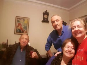 Özlem Çakar Instagram - Family comes first💜🙏
#aileherşeydir #tb #loveisallweneed #onelife