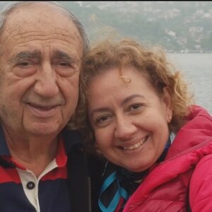 Özlem Çakar Instagram - Bu delikanlinin dogumgunu bugun🎈 Iyi ki dogmussun babam💜 Saglikla,mutlulukla,hep birlikte insallah🙏🌹