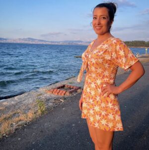 Özlem Ulukan Instagram - "Elbisemi gösteriyorum gözlerim kapalı..." adfgahs Elbisem çok güzel. Link vermiyorum 💅