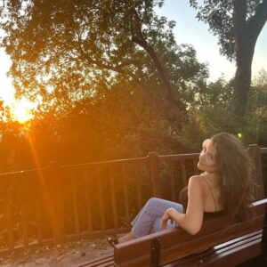 Özlem Ulukan Instagram - Hola💃Eylül hala Ağustos'tur diye bir iddia atıp kaçıyorum.