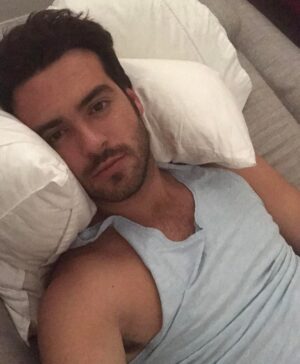 Pablo Lyle Instagram - Series, comer y dormir... 🤙🏻