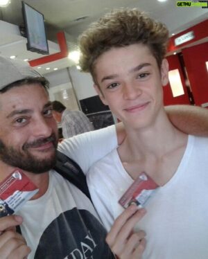 Pablo Rago Instagram - Un día, hace varios años,  estábamos riendo de algo que yo dije y vos me dijiste “si no fueras mi papá serías mi mejor amigo!” Feliz cumpleaños placo! Te amo!!!