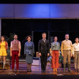 Pablo Rivero Instagram - Últimas funciones de #laimportanciadellamarseernesto en @elpavonteatro 🎉 ESTAMOS HASTA EL 30 DE JUNIO!! @ferranvilajosana @juliaamolins @pavvla_ @alberttriola @silviamarso @gemmabrio @gema_navarro_v @la_brutal @bito.pro