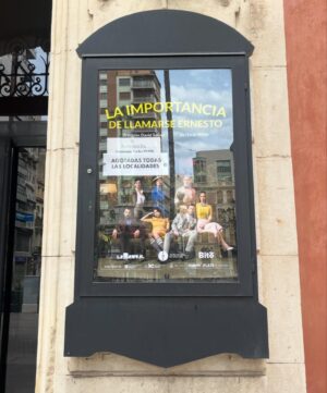 Pablo Rivero Instagram - Qué teatros tan bonitos tenemos en España!! Está siendo un privilegio poder visitar algunos,que ya conocía, y descubrir otros también impresionantes. El de las fotos es el Teatro Principal de Castellón, de la función de ayer de #laimportanciadellamarseernesto 😊 Os recuerdo que estaremos en Madrid en @elpavonteatro del 15 de mayo al 30 de junio!!!
@la_brutal