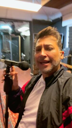 Pablo Ruiz Instagram - #ensayo #tour #rayodeluzunaseñaldeamor #pabloruiz