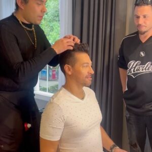 Pablo Ruiz Instagram - GROOMING PARA @pabloruizoficial CORONACION PRIDE CDMX 2024
CABELLO: @luisdavidimg 
 
#pride #lgbtq🌈