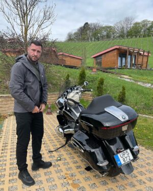 Pablo Schreiber Instagram - Huge thanks to @bmwmotorrad and @bmwmotorradhungary for letting me try their legendary R18 Intercontinental. I’ve had my eye on these R18 models for the last few years, since their release and I’m honored to have finally ridden one. They do not disappoint!  So grateful for the relationship, 20  years of @bmwmotorrad ownership and no plans to stop anytime soon… 🙏🏼