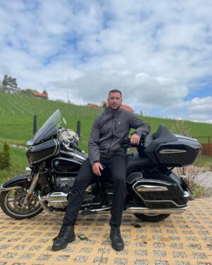 Pablo Schreiber Instagram - Huge thanks to @bmwmotorrad and @bmwmotorradhungary for letting me try their legendary R18 Intercontinental. I’ve had my eye on these R18 models for the last few years, since their release and I’m honored to have finally ridden one. They do not disappoint!  So grateful for the relationship, 20  years of @bmwmotorrad ownership and no plans to stop anytime soon… 🙏🏼