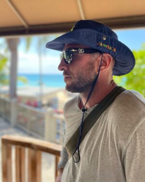 Pablo Schreiber Instagram - Bigup Jamaica! Lickamore, ya hear?