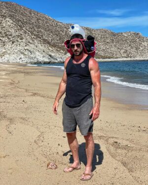 Pablo Schreiber Instagram - Oh, oh, oh, I’m on vacation…