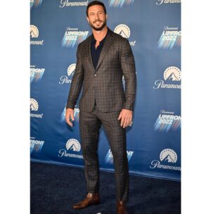 Pablo Schreiber Instagram - Upfronts 2022!  Proud to have @halotheseries be such an important part of a company @paramountplus with such a bright future!  If u don’t believe me ask #WarenBuffett 😉 Thank you to @paulsmithdesign for the beautiful suit and the glam team for making me ready. @doll.pratt @desiraecherman