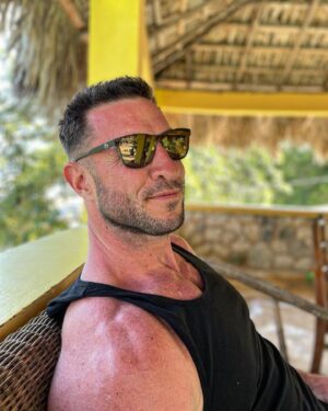 Pablo Schreiber Instagram - Vacation mode activated 😎🍅🤙🏼