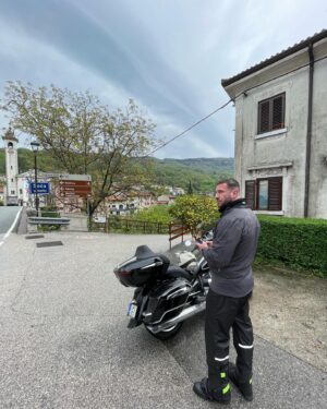 Pablo Schreiber Instagram - Huge thanks to @bmwmotorrad and @bmwmotorradhungary for letting me try their legendary R18 Intercontinental. I’ve had my eye on these R18 models for the last few years, since their release and I’m honored to have finally ridden one. They do not disappoint!  So grateful for the relationship, 20  years of @bmwmotorrad ownership and no plans to stop anytime soon… 🙏🏼
