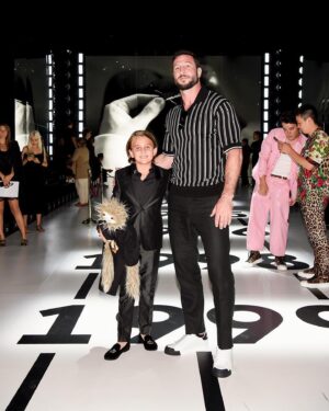 Pablo Schreiber Instagram - Had a blast at the @dolcegabbana Men’s Spring 2023 show today. The collection was amazing, as usual!  Dante and I did our best, but Jerry the Sloth effortlessly slayed in a black D&G T-shirt. Thanks to everyone for having me, was a wonderful experience! 🙏🏼