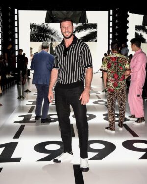 Pablo Schreiber Instagram - Had a blast at the @dolcegabbana Men’s Spring 2023 show today. The collection was amazing, as usual!  Dante and I did our best, but Jerry the Sloth effortlessly slayed in a black D&G T-shirt. Thanks to everyone for having me, was a wonderful experience! 🙏🏼