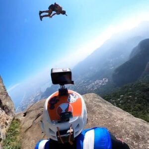 Pablo Signoret Instagram - Winter is coming and hopefully I'll have some fresh ski Base footage very soon ! But for now I'm busy with school so here's a throwback from Brazil ! Lil flip, big gap !
📷@antygravity_♥️
#riodejaneiro #pedradegavea #frontflip 
#basejump