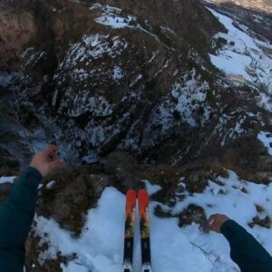 Pablo Signoret Instagram - Stoked I could hit the home spot this afternoon !! Barely enough snow but it still worked out great ! 

@insta360 
@squirrel.ws 
@revolutionrace