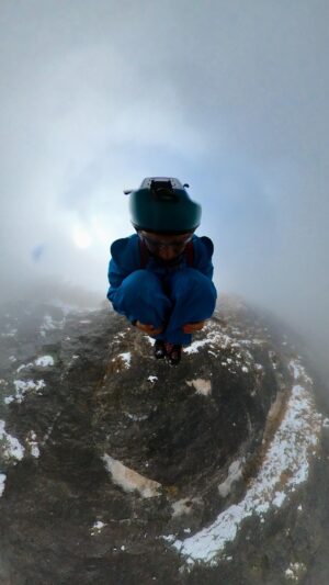Pablo Signoret Instagram - Triple frontflip in, backflip out ! 💃
#basejump #flip #lauterbrunnen 
@squirrel.ws 
@insta360