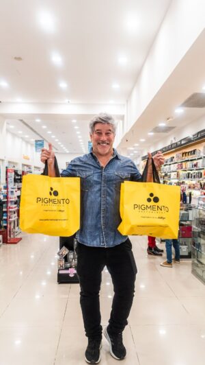 Pachu Peña Instagram - Pasé por Perfumerías Pigmento por un pedido de mi hija, y terminé con muchos regalos para mi 😂⁣
⁣⁣
#PerfumeriasPigmento #DiaDelPadre #Descuentos #Ofertas #Fragancias #Perfumes #RegaloParaPapa