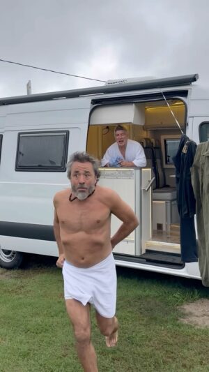 Pachu Peña Instagram - SECRETO EN EL MOTORHOME 🚐 capítulo 4 🥰 @ripoll_motorhomes y a recorrer las rutas ! Quién se prende ? @pachu_pena @pablo_grana