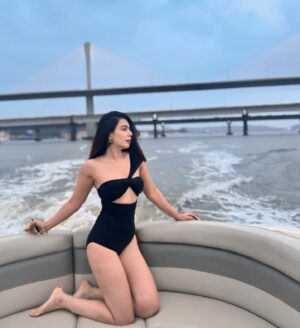 Palak Purswani Instagram - Just a fish out of water ✨

@yachtlifegoa 
•
•
•
•
•
#goa #yachtlife #boatlife #luxuryyacht #goadiaries