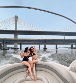 Palak Purswani Instagram - Just a fish out of water ✨

@yachtlifegoa 
•
•
•
•
•
#goa #yachtlife #boatlife #luxuryyacht #goadiaries