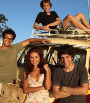Paloma Bernardi Instagram - Dia de gritar bem alto:
“VIVA o CINEMA BRASILEIRO!” 🎬💫

Dia de lembrar que graças aos nossos diretores, produtores, autores e atores, temos o privilégio de eternizar e reconhecer nosso dom de fazer arte, nossas histórias, emoções e sentimentos através das obras que produzem. Dia de vibrar para que a humanidade na sétima arte, esteja e seja sempre um presente! 

Sou feliz por fazer parte da nossa história  cinematográfica, e como atriz quero me consolidar cada vez mais nas telonas… 

> Adiciona aqui os filmes que vc mais gosta!! Filmes comigo ou não! Filmes! Filmes Brasileiros! Vamos fazer essa nova ferramenta do insta funcionar,rs… 

19 de Junho - Dia do Cinema Brasileiro 
#diadocinemabrasileiro #Cinema #VidaDeAtriz