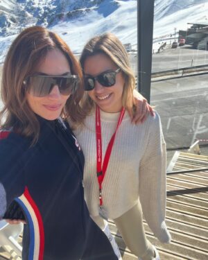 Paloma López Instagram - Porsche ice experience es la aventura que todos deberíamos vivir una vez en la vida. Aprender a conducir en la nieve y hielo, quitarte los miedos y derrapar es lo más guay que he hecho en mucho tiempo (bueno, y subirme a los coches de pie is my new passion)❄️❄️ Gracias a mi equipazo de @porsche_iberica #experienciaporsche