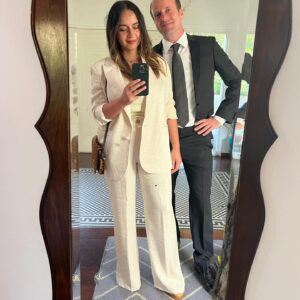 Paloma Soto Instagram - Se cierran etapas y se abren otras… dios mío el tiempo pasa muy rápido.  Estoy feliz y quise compartir estos momentos de la vida con uds.
Los más importantes, de esto se trata, disfrutar el momento.
Mi familia, mi tesoro más preciado. Y saben? Agradezco todo lo que he vivido. 
Stefan. Felicidades por esto. Lo hicimos juntos.❤️
@stefankramer