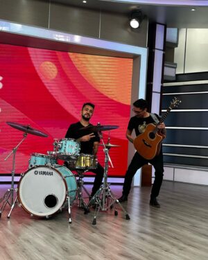 Paloma Soto Instagram - Presentando FUISTE TU
En @buenosdiasatodoscl 
Vamos, seguimos remando.

🎸 @fabianenelpiano 
🥁 @allfunkso

Styling @doloresgazitua