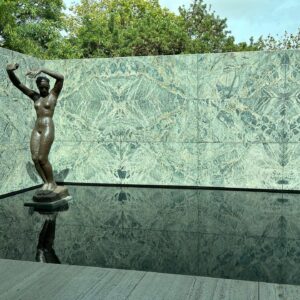 Pamela Golbin Instagram - #Iconic #Architecture #BarcelonaPavillion by #MiesVanDerRohe #1929