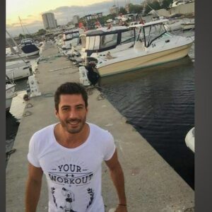 Pamir Pekin Instagram - Kardesimin yeni markasi hayirli olsun.. Gonderdigin tshirtler icin tesekkurler @enisyangin @t.easewearproject
