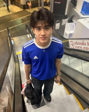 Pannawit Phattanasiri Instagram - 💙🤍