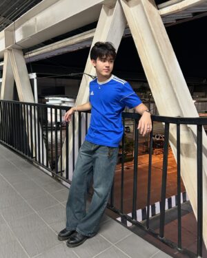 Pannawit Phattanasiri Instagram - 💙🤍