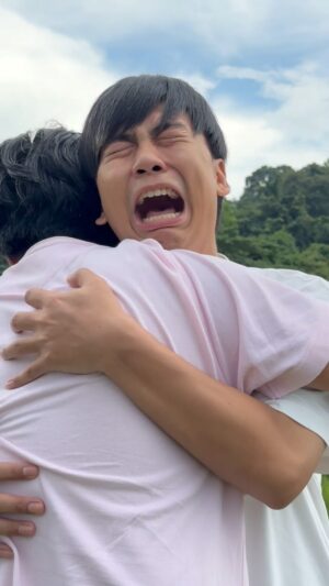 Panupan Jantanawong Instagram - ล้อเลียน…สัปเหร่อ…ฉากที่ถูกตัดทิ้ง!!!
#สัปเหร่อ #ยื้อ #ไทบ้าน #ไทบ้านสตูดิโอ #ไทบ้านเดอะซีรี่ย์ #เซิ้งmusic #ล้อเลียนหนัง