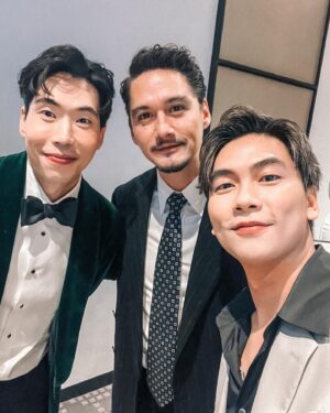 Panupan Jantanawong Instagram - 🤍🖤 #gqthailandmoty2022 ขอบคุณทาง GQ THAILAND ที่เชิญผมมาร่วมงานเพื่อมอบรางวัลให้กับ 3สาว ก้อยนัทตี้ดรีม 🥰