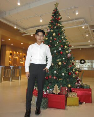 Panupan Jantanawong Instagram - 🌲✨🎉🎊🎁 #christmaseve #christmas
