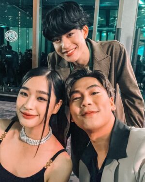 Panupan Jantanawong Instagram - 🤍🖤 #gqthailandmoty2022 ขอบคุณทาง GQ THAILAND ที่เชิญผมมาร่วมงานเพื่อมอบรางวัลให้กับ 3สาว ก้อยนัทตี้ดรีม 🥰