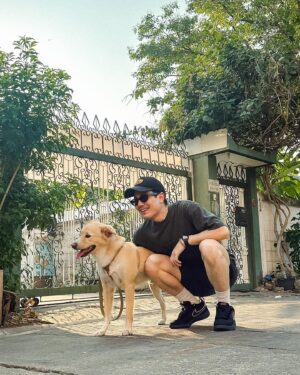 Paopetch Charoensook Instagram - Walk a dog 🐕 @iam247official #book1haven