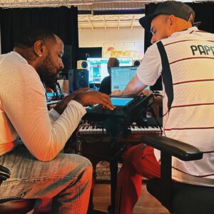 Papatinho Instagram - Muito feliz de tá colhendo os frutos das minhas viagens pra Atlanta… Acabou de sair o álbum novo da rapper mais quente do momento lá fora, e eu fui honrado em participar produzindo a faixa 8 “Outside” junto com o meu parceiro Mike Will Made it, let’s go Mike!! mais novidades vindo ai!! 👂 🥁 🇺🇸 🇧🇷 🌎 

So happy to get to show you all the work i been putting in on my trips to Atlanta... the new album by the hottest female rapper just came out, and I was honored to producing the track 8 “Outside” with my homie Mike Will Made it, let’s go Mike!! More news coming!! 👂 🥁 🇺🇸 🇧🇷 🌎