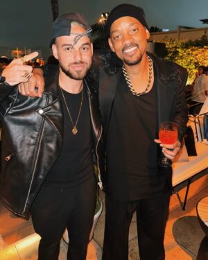 Papatinho Instagram - “Make Beats or Die”
Muito maneiro ver onde meu trabalho tá chegando, sensação incrível tá vivendo isso…
Ontem foi um dia muito especial.
Première do filme “Bad Boys Ride or Die” em Hollywood, com Will Smith, Martin Lawrence e todo o elenco. Queria agradecer todos que trabalharam comigo pra isso acontecer! Faço parte da trilha sonora oficial do filme. Dia 7 de Junho nos Cinemas!