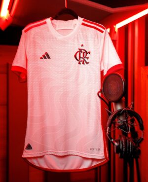 Papatinho Instagram - Que honra receber os jogadores do Flamengo aqui na Papatunes, e ter assinado a trilha sonora pro comercial da nova camisa junto com meu parceiro TOKIODK..
O novo manto tá na rua! E a música também! 🔴⚫

📸 Jorge Porci