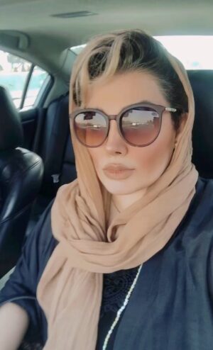 Parichehr Moshrefi Instagram - من و داداشم #تهران_دودی @ali_moshrefiii 
.😎🌄🌆
.
#پریچهر_مشرفی #parichehrmoshrefi