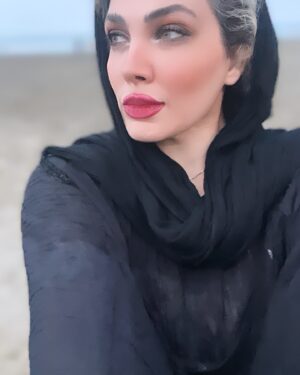 Parichehr Moshrefi Instagram - 🤍🩶🖤#دهه_شصت #6666 #دختر_ایرانی #parichehrmoshrefi #پریچهر_مشرفی #iranianactresses #e #explore #recent4recent