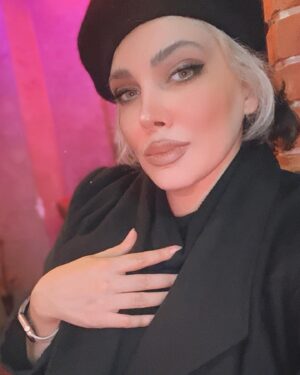 Parichehr Moshrefi Instagram - 🖤🩶🤍 #پریچهر_مشرفی #parichehrmoshrefi 
.
#irani #iran🇮🇷 #iranian_photography #iranian_artist #iraniyan_actor #actress #bazigaranirani #bazigar #explore #recent4recent