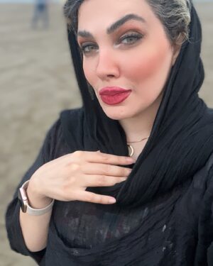 Parichehr Moshrefi Instagram - 🤍🩶🖤#دهه_شصت #6666 #دختر_ایرانی #parichehrmoshrefi #پریچهر_مشرفی #iranianactresses #e #explore #recent4recent