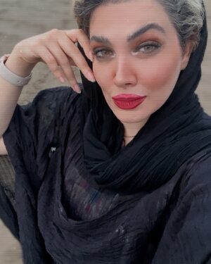 Parichehr Moshrefi Instagram - 🤍🩶🖤#دهه_شصت #6666 #دختر_ایرانی #parichehrmoshrefi #پریچهر_مشرفی #iranianactresses #e #explore #recent4recent
