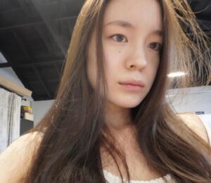 Park Hae-eun Instagram - 8월🫣