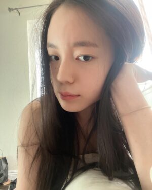 Park Hae-eun Instagram - Byebye 9월